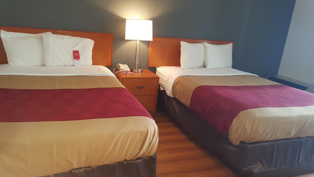 Econo Lodge Inn & Suites Johnson City Bagian luar foto