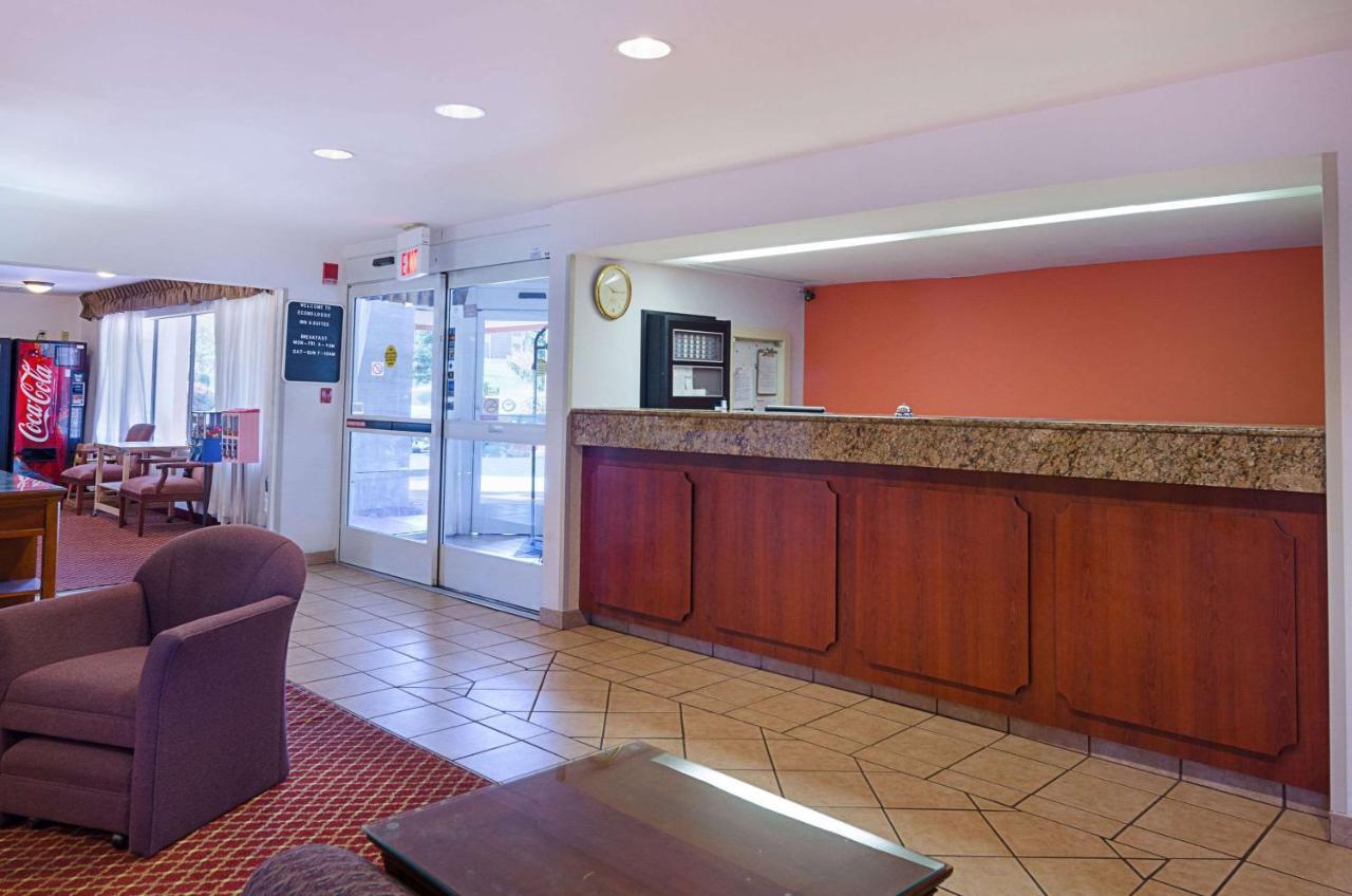 Econo Lodge Inn & Suites Johnson City Bagian luar foto